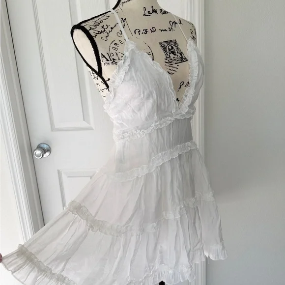 Polly Drawing Swing Dress White Ruffles Plunge Babydoll Sz 6 Flowy Fairy Core - Picture 11 of 16